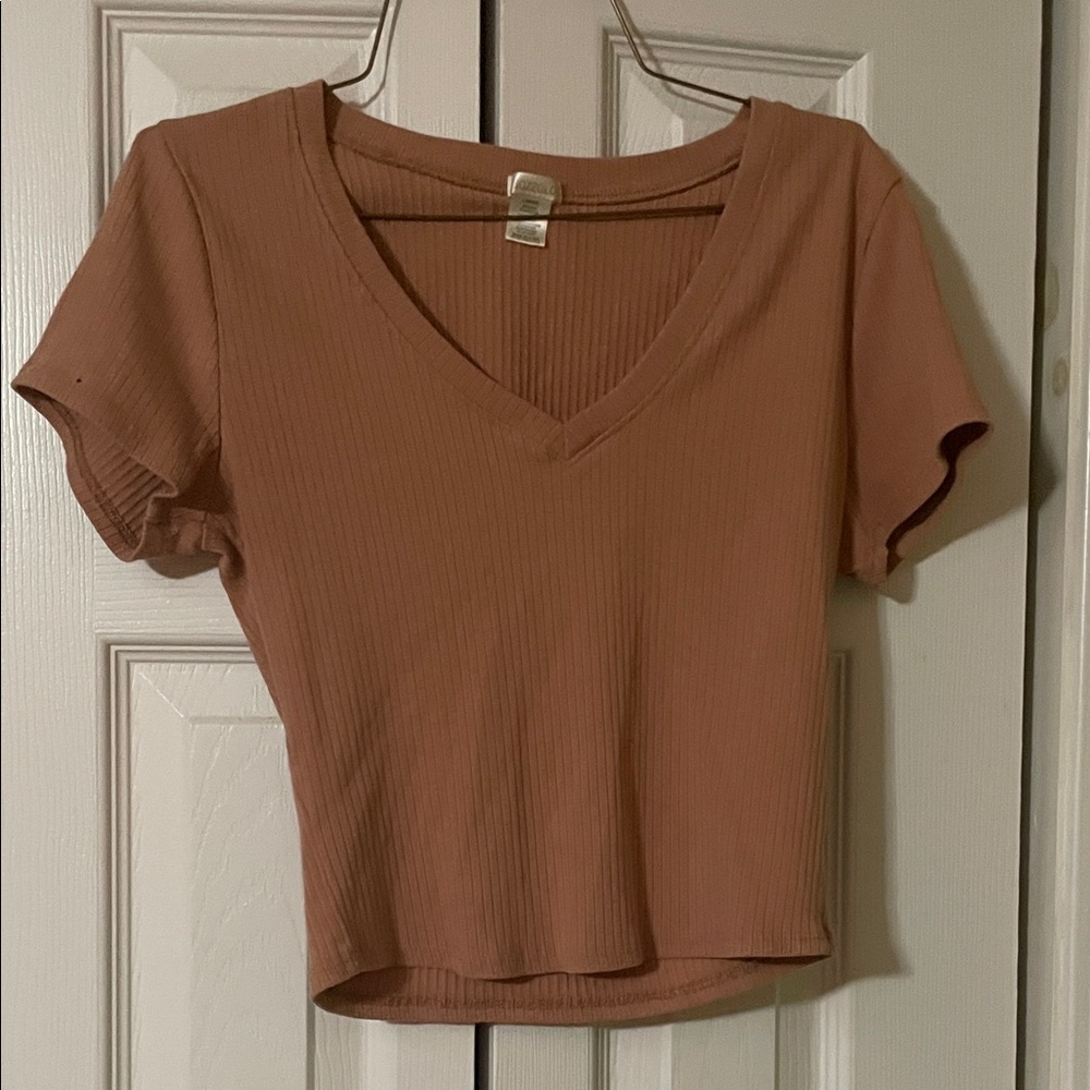 Bozzolo Ribbed V-Neck Short Sleeve Top - Tan